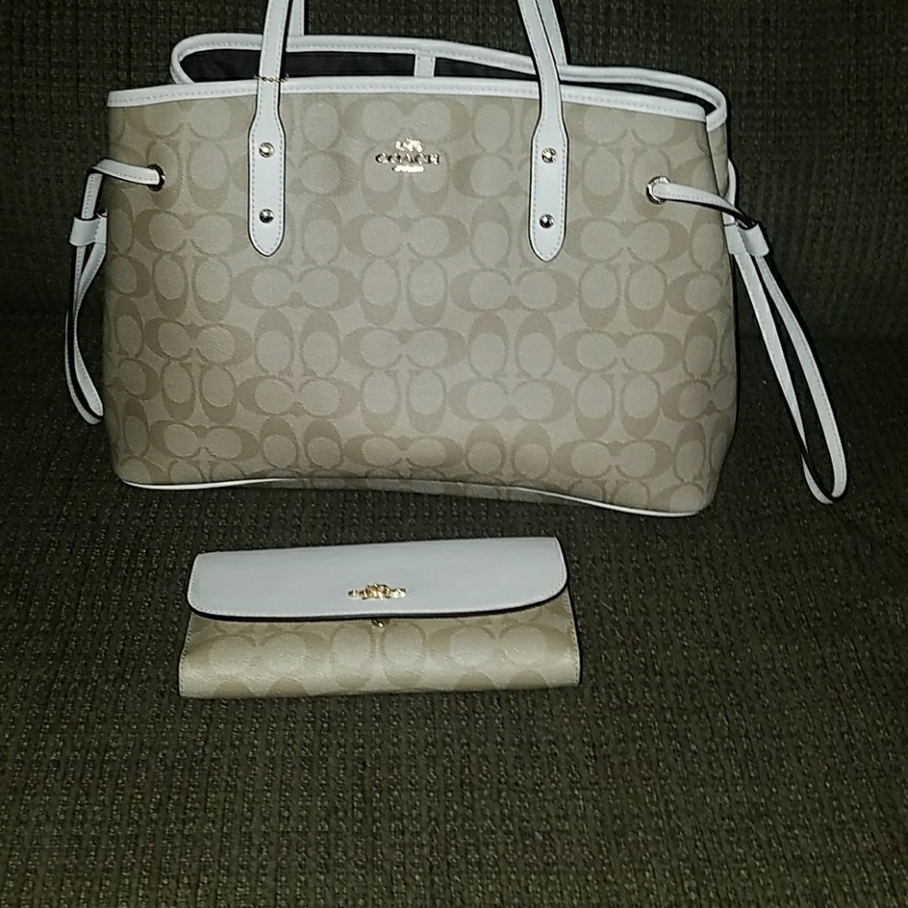 Coach set - Picture 7 of 7